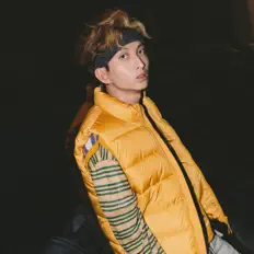 聆聽 風正、觀看音樂影片、閱讀小傳、查看巡演日期等！