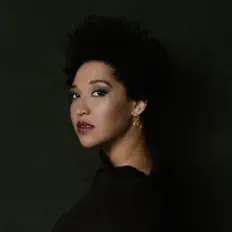 收听 Julia Bullock、观看音乐视频、阅读小传、查看巡演日期等 ！