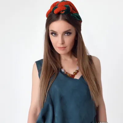 Listen to Aliye Mutlu, watch music videos, read bio, see tour dates & more!