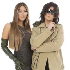 聆聽 ЭЛиПС、觀看音樂影片、閱讀小傳、查看巡演日期等！