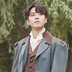 聆聽 박선영、觀看音樂影片、閱讀小傳、查看巡演日期等！