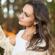 Ouça Grace Resende, assista a videoclipes, leia a biografia, veja as datas das turnês e mais!