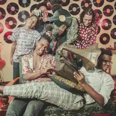 Alto Volumenを聴いたり、ミュージックビデオを鑑賞したり、経歴やツアー日程などを確認したりしましょう！