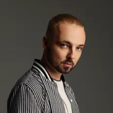 聆聽 IV、觀看音樂影片、閱讀小傳、查看巡演日期等！