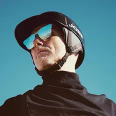 收听 CeloFan、观看音乐视频、阅读小传、查看巡演日期等 ！