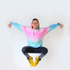 El Paso सुनें, म्यूज़िक वीडियो देखें, बायो पढ़ें, दौरे की तारीखें और बहुत कुछ देखें!