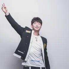 Ouça 랄랄라맨, assista a videoclipes, leia a biografia, veja as datas das turnês e mais!