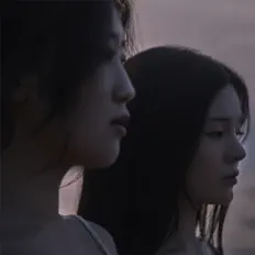 Posłuchaj wykonawcy JiHye, obejrzyj teledyski, przeczytaj biografię, zobacz daty tras koncertowych i nie tylko!