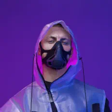 聆聽 Groznyi、觀看音樂影片、閱讀小傳、查看巡演日期等！
