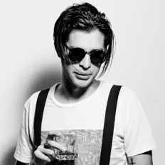 Dengarkan Ross Jack, tonton video musik, baca bio, lihat tanggal tur & lainnya!