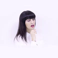 Poslechněte si interpreta HANA, sledujte hudební videa, přečtěte si životopis, podívejte se na data turné a další informace.