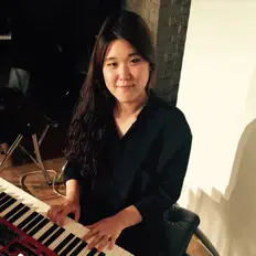 HennieSweet dinle, müzik videolarını izle, biyografisini oku, tur tarihlerini ve daha fazlasını gör!