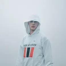 聆聽 Dropkid、觀看音樂影片、閱讀小傳、查看巡演日期等！