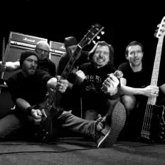 Poslechněte si interpreta Pesticide, sledujte hudební videa, přečtěte si životopis, podívejte se na data turné a další informace.