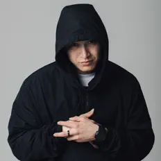 Poslechněte si interpreta RICK, sledujte hudební videa, přečtěte si životopis, podívejte se na data turné a další informace.