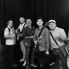 聆聽 Dr. 詹姆士醫療團隊、觀看音樂影片、閱讀小傳、查看巡演日期等！