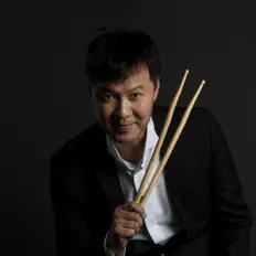 Hör dir Steven Chang an, schau dir Musikvideos an, lies die Biografie, finde Tourdaten und mehr!