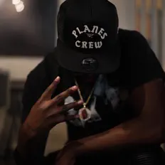 收听 Shies、观看音乐视频、阅读小传、查看巡演日期等 ！