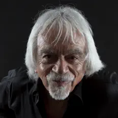 Ascolta Guillermo Briseño, guarda video musicali, leggi la biografia, vedi le date del tour & altro!