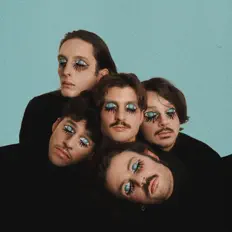 Escucha a Born Idiot, mira videos musicales, lee su biografía, consulta las fechas de las gira y más.