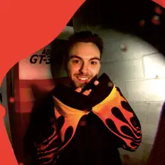 Luister naar Noirre, bekijk muziekvideo's, lees de bio, bekijk de tourdata, en meer!