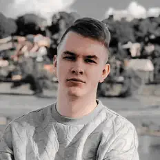 Ugg'Aを聴いたり、ミュージックビデオを鑑賞したり、経歴やツアー日程などを確認したりしましょう！