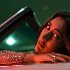 聆聽 Aubrie Sellers、觀看音樂影片、閱讀小傳、查看巡演日期等！