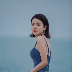 趙梓含: песни, клипы, биография, даты выступлений и многое другое.