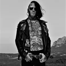 Larva: песни, клипы, биография, даты выступлений и многое другое.