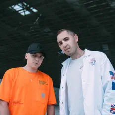 Poslechněte si interpreta Black Bros., sledujte hudební videa, přečtěte si životopis, podívejte se na data turné a další informace.