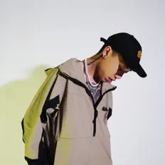 聆聽 Bu$Y、觀看音樂影片、閱讀小傳、查看巡演日期等！