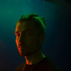 收听 Mike Slott、观看音乐视频、阅读小传、查看巡演日期等 ！