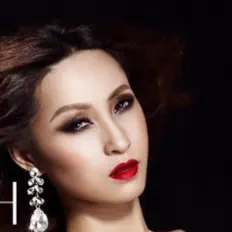 Listen to Vĩnh Thuyên Kim, watch music videos, read bio, see tour dates & more!