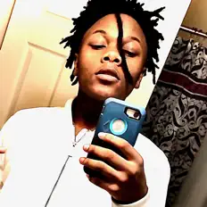 Escucha a 2ouff4ideJay, mira vídeos musicales, lee la biografía, consulta fechas de giras y mucho más.