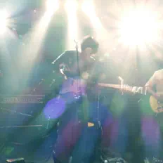 Dengarkan 割礼, tonton video musik, baca bio, lihat tanggal tur & lainnya!