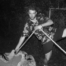 Alec Dockery सुनें, म्यूज़िक वीडियो देखें, बायो पढ़ें, दौरे की तारीखें और बहुत कुछ देखें!