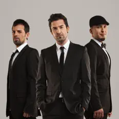 Posłuchaj wykonawcy Manevra, obejrzyj teledyski, przeczytaj biografię, zobacz daty tras koncertowych i nie tylko!