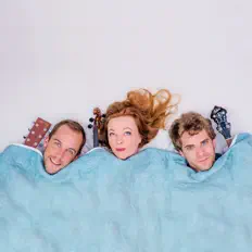 Escucha a The Blue Eyed Bettys, mira vídeos musicales, lee la biografía, consulta fechas de giras y mucho más.