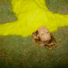 Ouve Ashleigh Ball, vê vídeos de música, lê a biografia, vê as datas da digressão e muito mais!