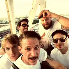 Ascolta Rantanplan, guarda video musicali, leggi la biografia, vedi le date del tour & altro!