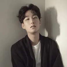 Dengarkan TAEK, tonton video musik, baca bio, lihat tanggal tur & lainnya!