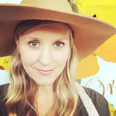 Listen to Anna Elizabeth Laube, watch music videos, read bio, see tour dates & more!
