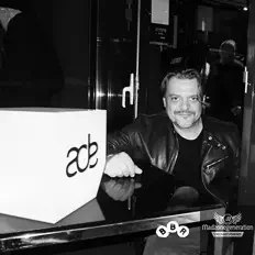 聆聽 Paolo Madzone Zampetti、觀看音樂影片、閱讀小傳、查看巡演日期等！