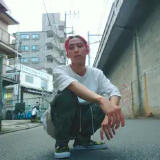 聆聽 Lui Hua、觀看音樂影片、閱讀小傳、查看巡演日期等！