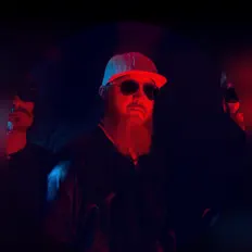 Dengarkan Eskobar, tonton video musik, baca bio, lihat tanggal tur & lainnya!