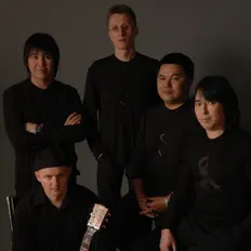 Escucha a JCS, mira videos musicales, lee su biografía, consulta las fechas de las gira y más.
