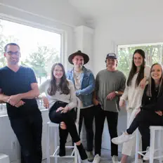 收听 Redeemer Music、观看音乐视频、阅读小传、查看巡演日期等 ！