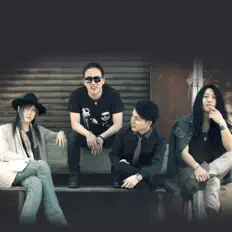 聆聽 Quorum、觀看音樂影片、閱讀小傳、查看巡演日期等！