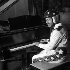 Jon Benjamin - Jazz Daredevilを聴いたり、ミュージックビデオを鑑賞したり、経歴やツアー日程などを確認したりしましょう!