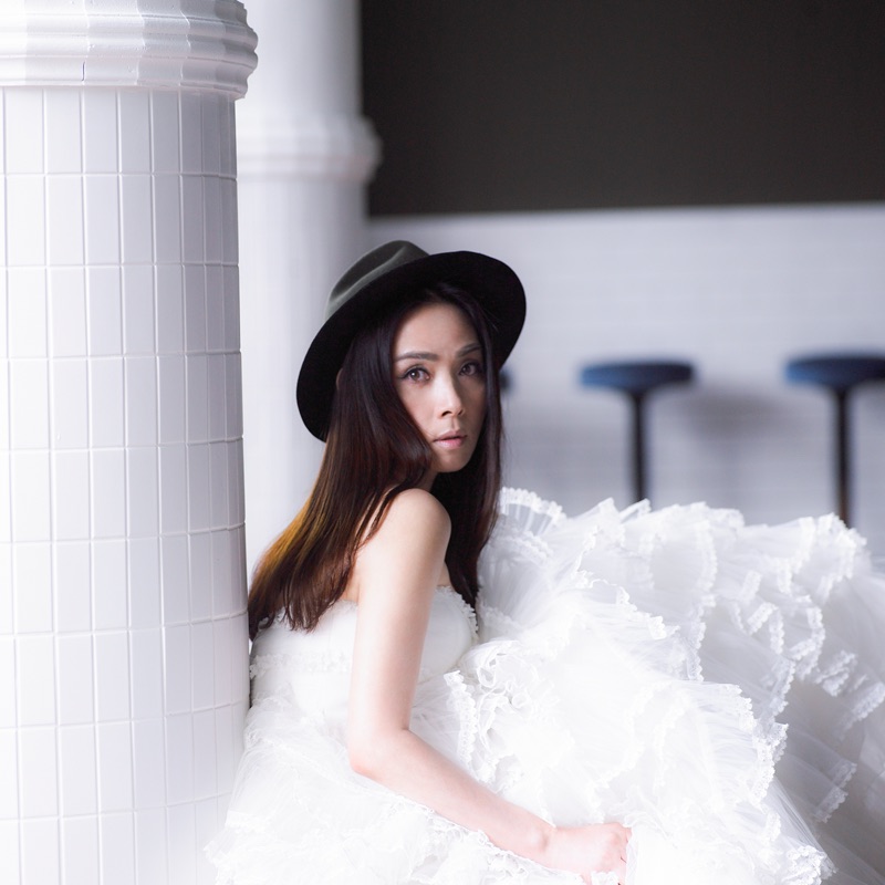 Song - Love Is Like the Rain Outside the Window (feat. 전영록) - Yang Soo Kyung